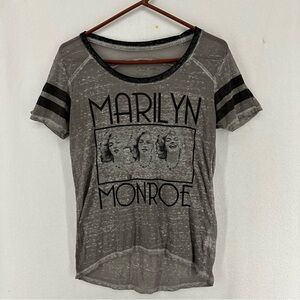 Marilyn Monroe Graphic T Shirt Womens Small Grey